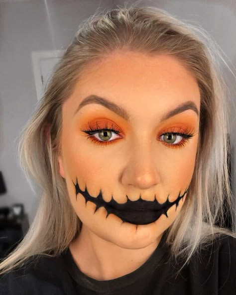 Halloween Caveira, Pumpkin Makeup, Easy Halloween Makeup Ideas, Maquillage Halloween Simple, Halloweenský Makeup, Easy Halloween Makeup, Halloween Makeup Diy, Cute Halloween Makeup, Halloween Makeup Pretty