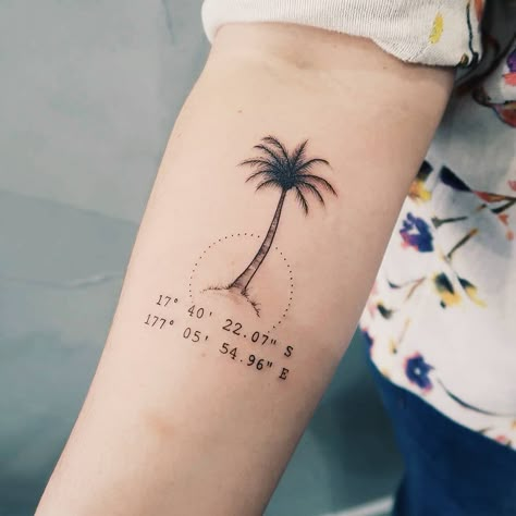 Tree Tattoo Finger, Cholo Tattoo, Tattoo Hummingbird, Tree Tattoo Forearm, Tree Tattoo Arm, Coordinates Tattoo, Florida Tattoos, Forearm Flower Tattoo, Tattoo Tree