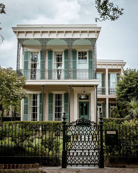 Fun fact, there are surprisingly quite a few opportunities to go inside these fabulous historic homes thru home tours and estate sales,… New Orleans Historic Homes, Acme Oyster House New Orleans, Colonial Facade, Bienville House New Orleans, Orleans House Gallery, New Orleans Style Homes, New Orleans Garden District Mansions, Gallery House, New Orleans Architecture