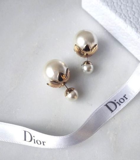 Double Pearl Earrings, Horn Pendant Necklace, Diy Ring, Dior Earrings, Dior Jewelry, Crystal Necklace Pendant, Diy Schmuck, Father Christmas, Fashion Jewellery