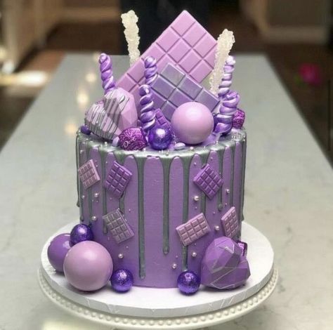 Cake Designs Birthday Purple, Purple Themed Birthday Cake, Purple Cake Designs, Purple Theme Cake, Purple Birthday Cakes, Purple Cake Designs Birthday, Purple Floral Cake, Floral Cake Ideas, Birthday Cake Purple