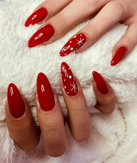 Classy Red Nails, December Nails, Red Nail Art, Cute Christmas Nails, Christmas Gel Nails, Ombre Nail Designs, Red Nail Designs, Lifestyle Habits, Nail Health