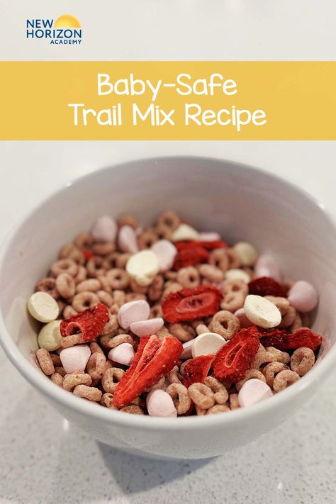 This baby trail mix recipe is easy to make, safe for babies to eat, and not to mention - DELICIOUS! We used Cheerios, strawberries, and yogurt bites to make our trail mix, but feel free to tailor the recipe how you would like!

#BabyTrailMix #TrailMixRecipe #Infants #KidsCuisine #HealthyTrailMix Baby Trail Mix Ideas, Healthy Trail Mix, Yogurt Melts, Trail Mix Recipes, Yogurt Bites, Freeze Dried Strawberries, Kids Recipes, Dried Strawberries, Baby Safe