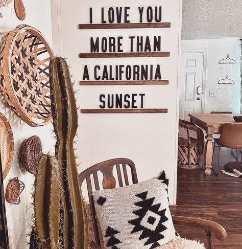 Texas Room Decor, Texas Apartment Decor, Western Boho Living Room, Western Apartment Decor, Modern Western Decor, Western Boho Decor, Western Boho Home Decor, Western Living Rooms, Western Living Room Decor