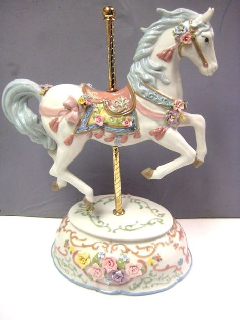 Musical Carousel, Tumblr Backgrounds, Horse Ornaments, Carousel Horse, Hobby Horse, Carousel Horses, Pet Rocks, Easy Crafts For Kids, Doll Crafts