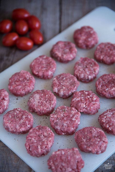 Xmas Finger Food, Hamburger Bites, Hamburger Dinner Ideas, Iron Rich Recipes, Kid Friendly Appetizers, Potluck Appetizers, Easy Kid Friendly Dinners, Mini Hamburger, Burger Bites