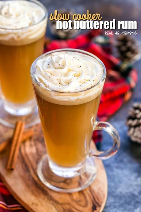 Crockpot Moonshine, Holiday Fondue, Hot Buttered Rum Recipe, Hot Chocolate Cocktail, Warm Cocktails, Christmas Drinks Alcohol Recipes, Christmas Drinks Alcohol, Butter Rum, Buttered Rum