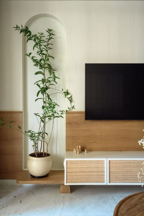 Japandi Interiors, Living Tv, Latest Living Room Designs, Japanese Minimalism, Flat Interior, Tv Wall Design, White Paneling, Office Interior Design, Home Room Design