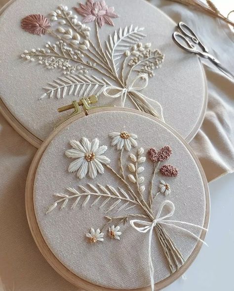 Simpul Makrame, Projek Menjahit, Simple Hand Embroidery Patterns, Diy Embroidery Designs, Diy Embroidery Patterns, Handmade Embroidery Designs, Embroidery Stitches Tutorial, Pola Sulam, Hand Embroidery Projects