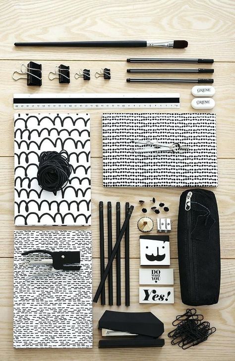 99+ Black and White Desk Accessories - Country Home Office Furniture Check more at http://www.sewcraftyjenn.com/black-and-white-desk-accessories/ Escuela Diy, Black And White Office, Diy School Supplies, Cute Stationary, College Planner, Cute School Supplies, Cute Stationery, Paper Clips, Desk Accessories