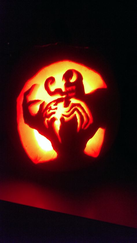 My boyfriend's Venom Jack'O Lantern! Pumpkin Carving Ideas Paint, Venom Pumpkin Carving, Venom Pumpkin, Jackolantern Ideas, Amazing Pumpkin Carving, Pumpkin Contest, Pumpkin Carving Ideas, Pumpkin Carvings, Pumpkin Ideas