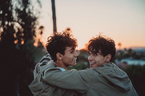 Brother Photography Poses, Travis Stoll, The Dobre Twins, Dobre Twins, Marcus And Lucas, Lucas Dobre, Marcus Dobre, Dobre Brothers, Brothers Photography