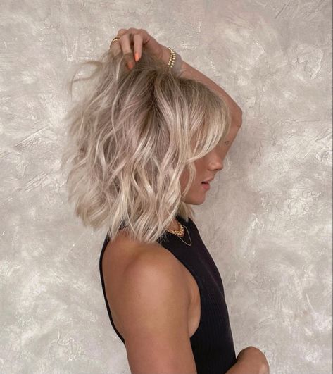 Blowout For Medium Hair, Summer Blonde Hair, Blonde Hair With Bangs, Blonde Bob Hairstyles, Blonde Haircuts, Lob Haircut, Blonde Hair Inspiration, Blonde Hair Looks, Penteado Cabelo Curto