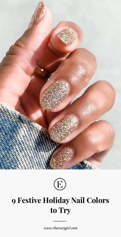 9 Festive Holiday Nail Colors to Try. Effortless chic holiday manicure. Glitter mani. Pretty glitter polish. Perfect holiday Christmas nail polish color. White Sox Nails, Hoilday Nails, Holiday Nail Ideas, Holiday Nail Colors, Festive Holiday Nails, Christmas Nail Polish, Sns Nails Colors, New Nail Colors, Star Nail Art