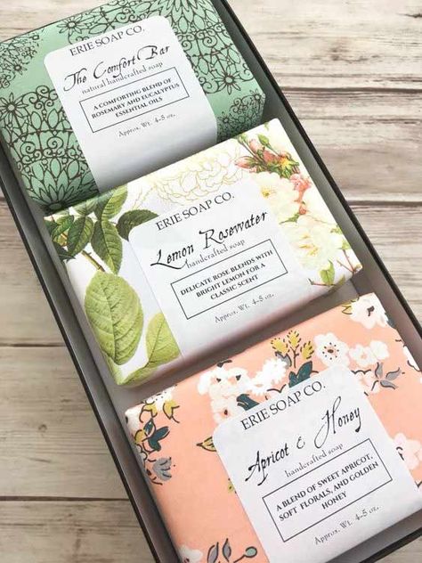 Handmade Soap Gift Set, Handmade Soap Packaging, Soap Packaging Design, Bars Of Soap, Soap Packing, Cosmetic Packaging Design, Soap Labels, Soap Gift Set, Box Packaging Design