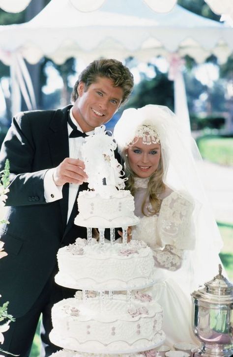 After the recession ended in 1983, wedding receptions became more and more extravagant. Elaborate multi-tiered wedding cakes—like this one featured on an episode of Knight Rider—were a must-have, with some towering as tall as eight tiers high. Celebrity Wedding Gowns, 1980s Wedding, 80s Wedding, Tv Weddings, Wedding Movies, The Wedding Singer, Knight Rider, Retro Wedding, Baywatch