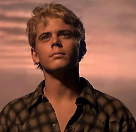 Outsiders Ponyboy, The Outsiders Ponyboy, Ponyboy Curtis, The Outsiders Cast, Outsiders Movie, Stay Gold Ponyboy, The Outsiders Greasers, The Outsiders 1983, Matt Dillon