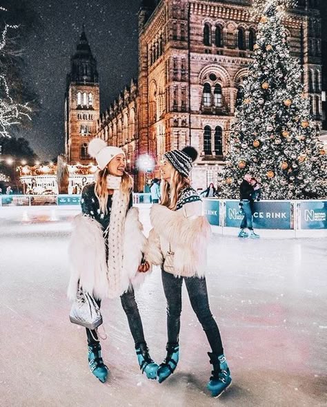 Photos Bff, Christmas Bucket List, Christmas Bucket, Winter Instagram, Winter Photoshoot, Winter Photos, Winter Inspo, Bff Pictures, Winter Vibes