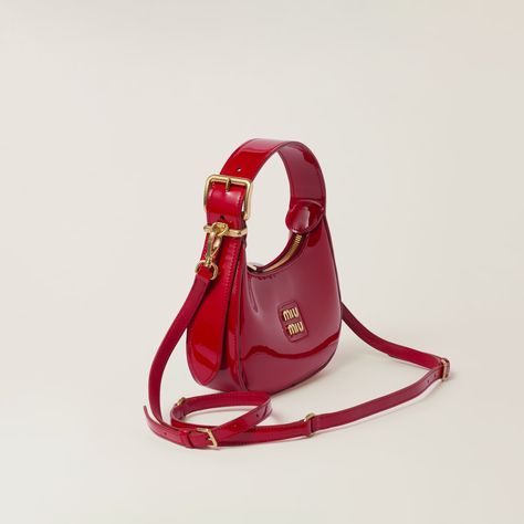 Miu Miu Red Bag, Hobo Bags For Women, Expensive Bag, Aesthetic Bags, Red Bag, Hobo Style, Handbag Heaven, Hobo Bags, Lettering Logo