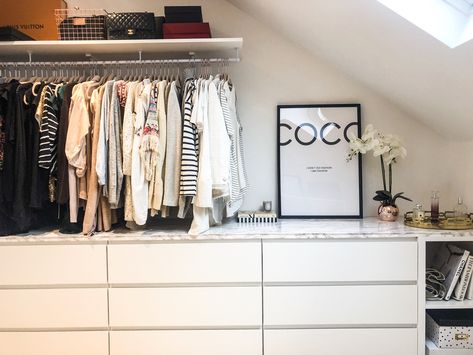 Malm Walk In Closet, Malm Wardrobe Hack, Malm Wardrobe, Modern Luxury Dressing Room, Malm Hack, Plan Dressing, Dressing Room Design Modern Luxury, Luxury Dressing Room, Room Design Modern Luxury