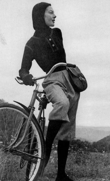 The American Look Claire Mccardell, Fashion 1940s, Cycle Chic, Riding A Bike, Design Moda, Vintage Icons, 50 Style, Bike Style, Riding Outfit