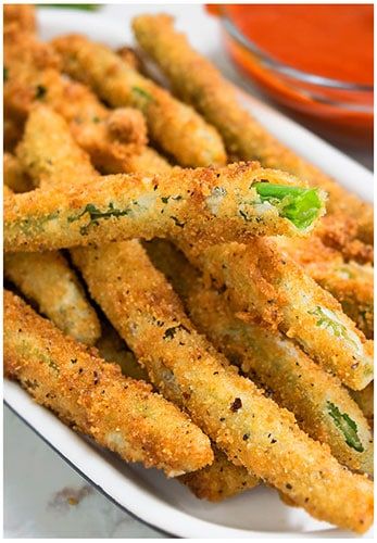 Fried Green Beans Recipe, Deep Fried Green Beans, Fried Green Bean Recipes, String Bean Recipes, Crispy Green Beans, Green Beans Recipe, String Beans, Veggie Fries, Fried Green Beans