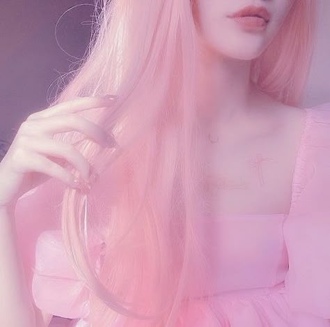 Girl With Pink Hair Aesthetic, Pink Hair Girl Pfp, Pastel Girl Aesthetic, Pink Hair Aesthetic Faceless, Pastel Pink Hair Aesthetic, Pink Hair Girl Aesthetic, Pink Skin Aesthetic, Pink Aesthetic Hair, Aesthetic Pink Hair