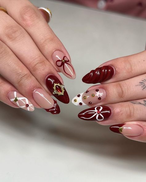 NAILEE.PH 🇵🇭 | red, gold, and white details ⋆𐙚₊˚⊹♡ ✨ long almond 💅🏻 @clawphoria.nailstudio | Instagram White Red Gold Nails, Red White And Gold Nail Designs, Red Gold Nail Art, Red White And Gold Nails, Red Nails Acrylic Almond, Red And Gold Nail Designs, Detailed Nail Art, Concert Nails, Red And Gold Nails