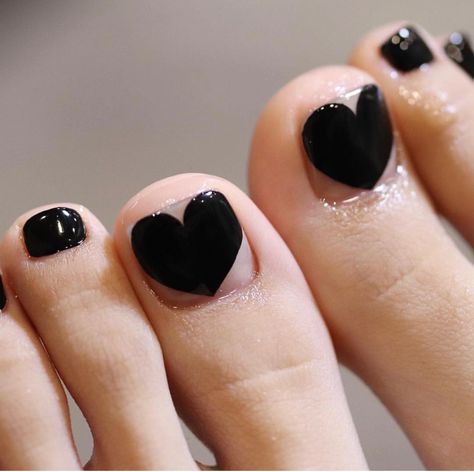 Black Toe Nails Ideas, Footnail Design, Nail Art Toenails, Nail Designs Heart, Gel Pedicure, Heart Nail Designs, Gel Toe Nails, Heart Nail, Toenail Polish