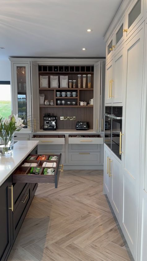 Trevor McDonnell Kitchens | The bifold station at the “ North Galway project “ . . . This was such a stunning feature in this custom build inframe kitchen. The walnut… | Instagram New Build Kitchen Ideas, Long Galley Kitchen, Inframe Kitchen, Open Plan Kitchen Living, Bungalow Renovation, Kitchen Showroom, Kitchen Pantry Design, Kitchen Interior Design Decor, Diy And Home Improvement