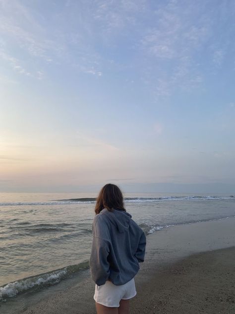 sunset, beach, beach day, beach read, aesthetic, summer aesthetic, instagram aesthetic, pinterest aesthetic Ocean Photo Ideas, Savannah Georgia Beach, Beach Read Aesthetic, Beach Pictures Aesthetic, Read Aesthetic, Beach Day Outfit, Sunrise Aesthetic, Beach Read, Beach Pic