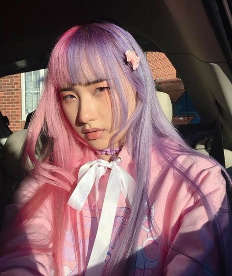 (paid link) It's important to comprehend the risks we're taking in the same way as we color our hair. Here are 8 rules for safer pastel pink hair, as competently as the healthiest hair dye. Pastel Split Dyed Hair, Split Dyed Hair Aesthetic, Dyed Hair Aesthetic, New Hair Color Trends, Half And Half Hair, Two Tone Hair, Split Dyed Hair, Dyed Blonde Hair, Split Hair