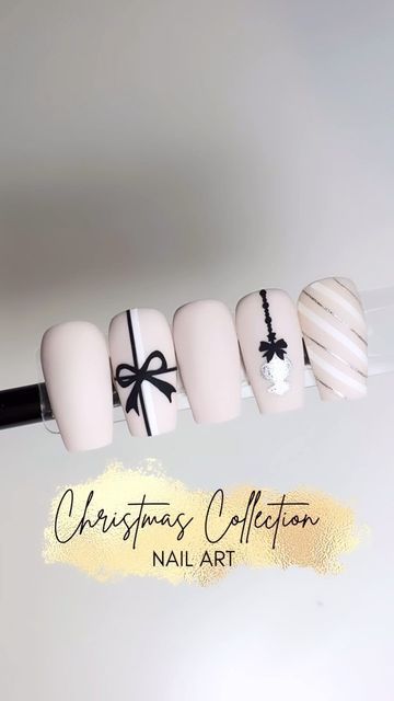 Christmas Nails Ribbon, Nails With Bows Christmas, Christmas Bow Nails Design, Nutcracker Nail Art, Ribbon Nails Designs, Christmas Nails With Bows, Bow Christmas Nails, Nail Designs With Bows, Christmas Ornament Nails