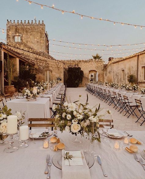 Open Air Wedding, Tuscan Wedding, Wedding Goals, Wedding Mood, Italian Wedding, Popular Wedding, Dreamy Wedding, Italy Wedding, Wedding Lights