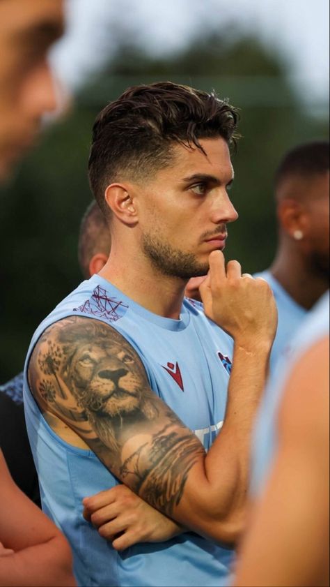 Marc Bartra Trabzonspor, Marc Bartra, Trabzonspor Wallpaper, Men Care, Soccer Players, Football Players, Soccer, Football, Couple Photos