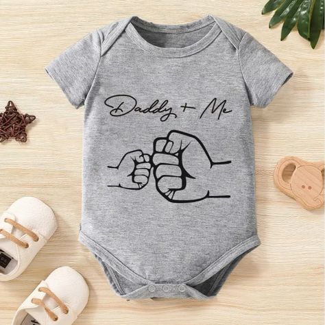 New Baby Boy Onesie. (Or Unisex) Daddy And Me Fist Bump. Very Soft. Snaps At Bottom. Boy Onesies, Embroidered Onesie, Funny Onesies, Boy Onesie, Baby Boy Onesies, Baby T Shirts, New Baby Boys, Cricut Creations, Baby Bump