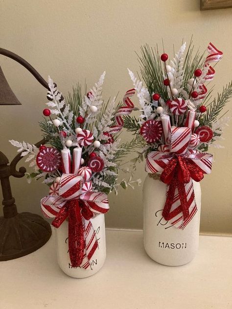 Christmas Mason Jar With Bows Holiday Centerpiece - Etsy Sweden Christmas Table Decorations Diy Centerpieces Candy Canes, Christmas Pitcher Decor, Diy Christmas Centrepiece Ideas, Vase Decorating Ideas For Christmas, Christmas Vase Decor Ideas, Classic Christmas Centerpieces, Simple Christmas Centerpiece Ideas, Ball Jar Christmas Crafts, Diy Holiday Centerpiece Ideas