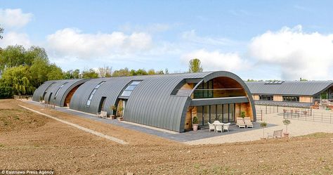 Quonset Hut Homes Interior Ideas, Quonset Hut Home Floor Plans, Quonset Hut Homes Interior, Quonset Hut Shipping Container, Nissen Hut, Quonset Hut Garage, Hangar House, Light Walls, Quonset Hut Homes