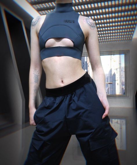 Ropa Upcycling, Cyberpunk Fashion, Futuristic Fashion, Workout Crop Top, Character Outfits, Aesthetic Clothes, Cyberpunk, Fashion Inspo Outfits, Fashion Brand