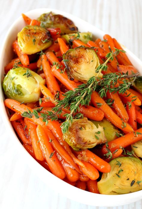 Whiskey Glazed Baby Carrots and Brussels is an easy, make ahead side dish for the Holidays! Fruit Sides, Glazed Brussels Sprouts, Glazed Baby Carrots, Savory Quinoa, Whiskey Glaze, Carrots Side Dish, Best Thanksgiving Side Dishes, Stove Top Recipes, Sprout Recipes