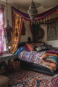 Boho Core, Bohemian Bedroom Ideas, Boho Decor Ideas, Hippie Bedroom Decor, Boho Looks, Hippie Bedroom, Tapestry Room, Boho Style Bedroom, Hippy Room