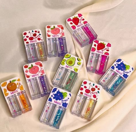 Lip Gloss Ideas, Cute Lipstick, Lip Gloss Homemade, Alat Makeup, Lip Gloss Cosmetics, Lip Gloss Balm, Lip Balm Collection, Cute Stationary School Supplies, Diy Lip Gloss