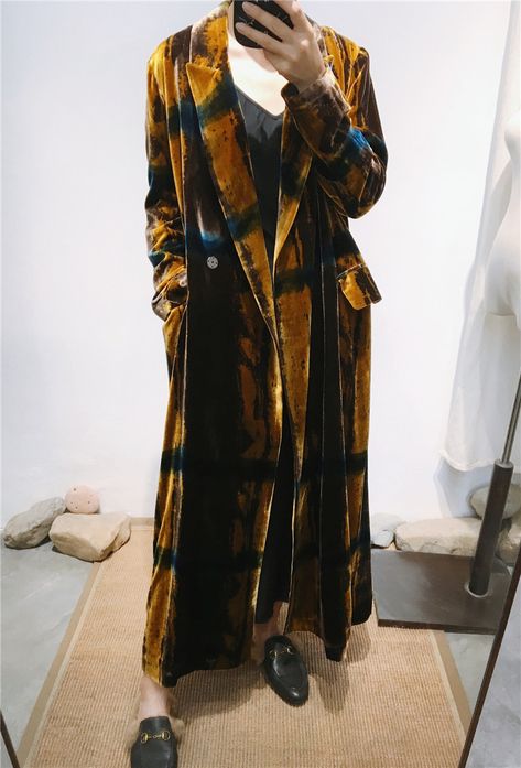 #print #flowers #fashion #inspiration #ideas #dress #silk #velvet #coat Long Velvet Jacket Outfit, Long Velvet Jacket, Velvet Jacket Outfit, Flowers Fashion, Statement Outfit, Velvet Coat, Jacket Outfit, Dress Silk, Velvet Jacket