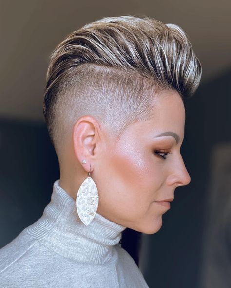 Short Hair 40s Over 40, Hairstyle Female, Messy Pompadour, Short Pompadour, Pompadour Haircut, Shaved Hair Women, Hairstyle For Women, Pompadour Hairstyle, Shaved Undercut