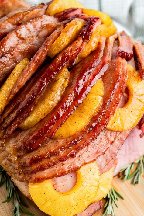 Brown Sugar Pineapple Ham, Baked Spiral Ham, Baked Ham With Pineapple, Brown Sugar Pineapple, Ham And Pineapple, Ham In The Oven, Holiday Ham Recipes, Brown Sugar Ham, Spiral Sliced Ham