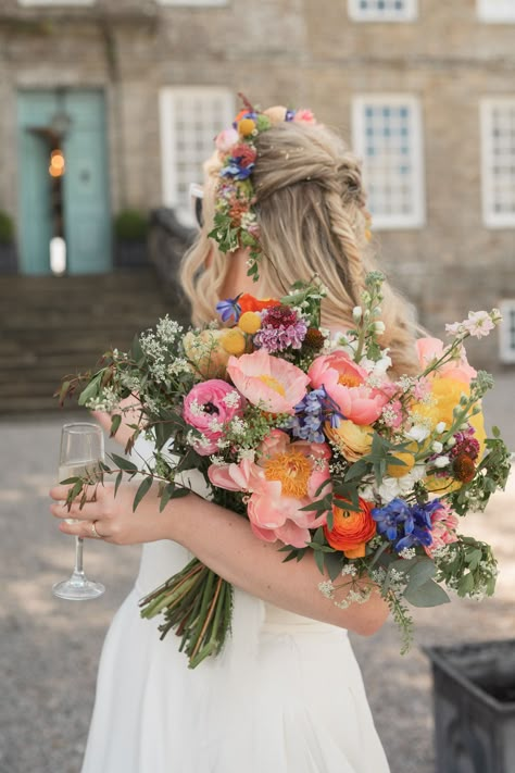 Wildflower Wedding Theme, Wildflower Wedding Bouquet, Colorful Wedding Bouquet, Weddings By Color, Wedding Flowers Summer, May Weddings, June Wedding, Wildflower Bouquet, Garden Party Wedding