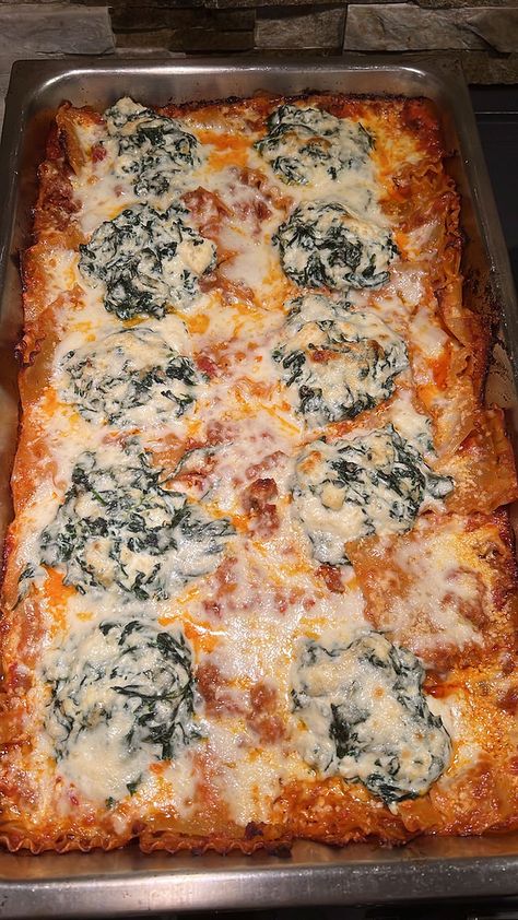 Pan Lasagna Recipe, Sheet Pan Lasagna, Pan Lasagna, Lasagna Casserole, Traditional Lasagna, Yummy Casseroles, Tasty Pasta, Meal Recipes, Lasagna Recipe