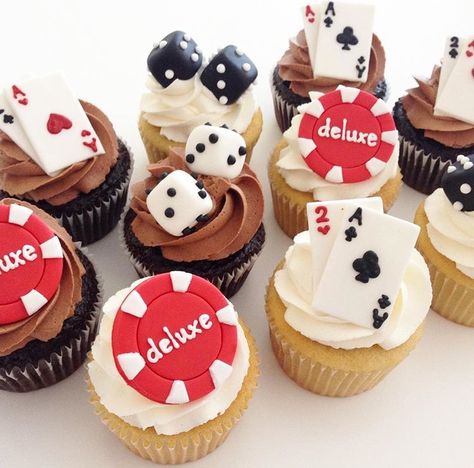 Casino Cupcakes, Royal Cupcakes, Poker Cake, 27th Birthday, Cupcake Tower, Bday Cake, Casino Party, 21st Birthday, Themed Cakes