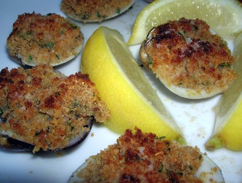 Clams Oreganata, Oreganata Recipe, Baked Clams Oreganata, Baked Clams, Cookies Italian, Antipasti Platter, Clams Casino, Apple Cakes, Seafood Feast