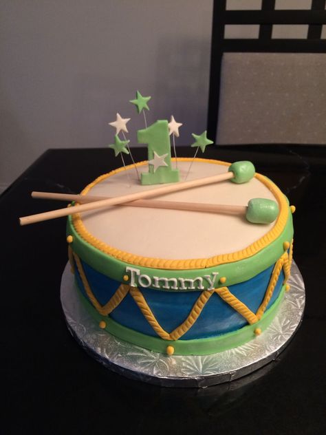 Drum Cake 1st birthday drum cake Drum Cake Birthday, Drum Smash Cake, Drum Cake Ideas, Drum Birthday Party, Happy Birthday Drums, Drum Birthday Cakes, Music Birthday Cakes, Drum Birthday, Simpsons Cake